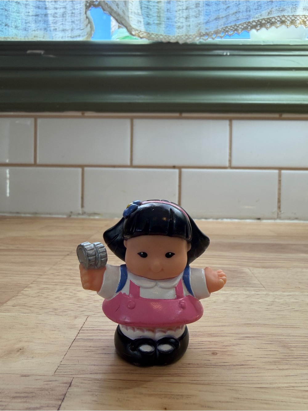 5 for $30!  Fisher Price Little People Sonya with Money 2003